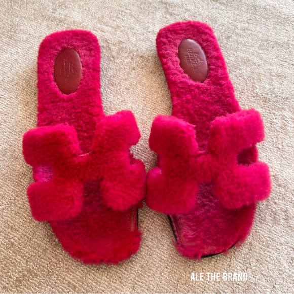 Hermes Teddy Bear Oran Sandal Fuchsia - Picture 2 of 3